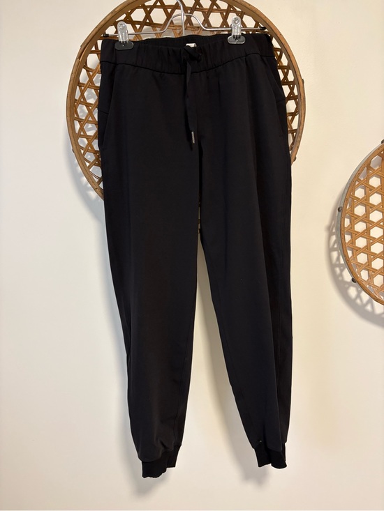 lululemon athletica Pants - Women’s Lululemon Black Jogger style Pants - size 6-Elastic Waist